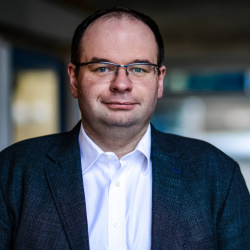 Prof. Dr. Rafael Harnos